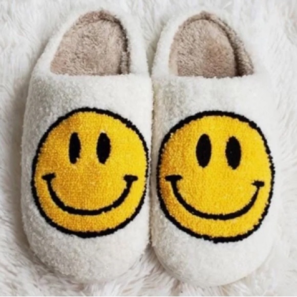 Shoes - Smiley Happy Face Slippers New Size 7-8 medium, $12.00